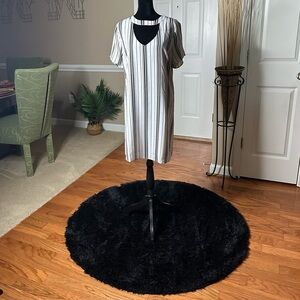 SKIES ARE BLUE White and Black Stripe Short Sleeve Sheath Dress Size L